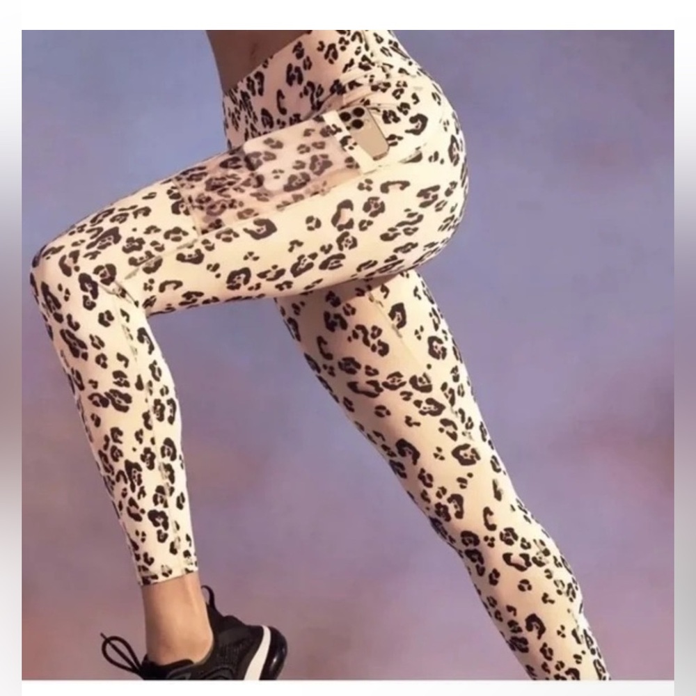 Fabletics Cream Leopard High-Waist Leggings. EUC. Size Medium.